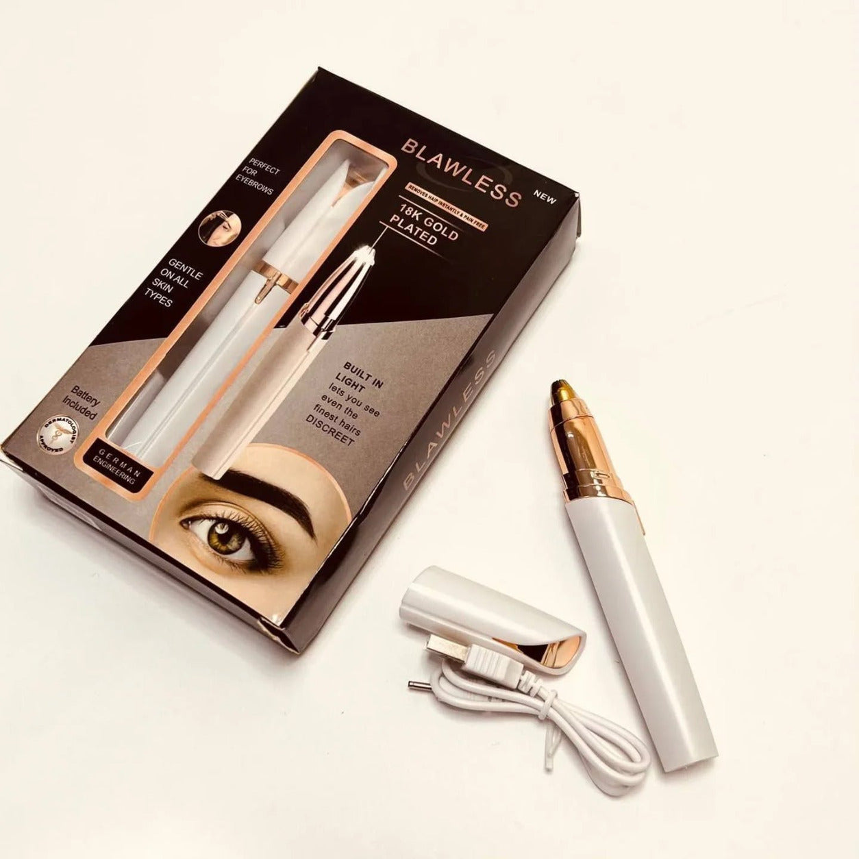 Blawless 18K Gold-Plated Eyebrow Trimmer